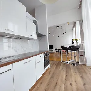 Charm Apartamento Viena